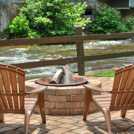 Gatlinburg River Inn Exteriör bild