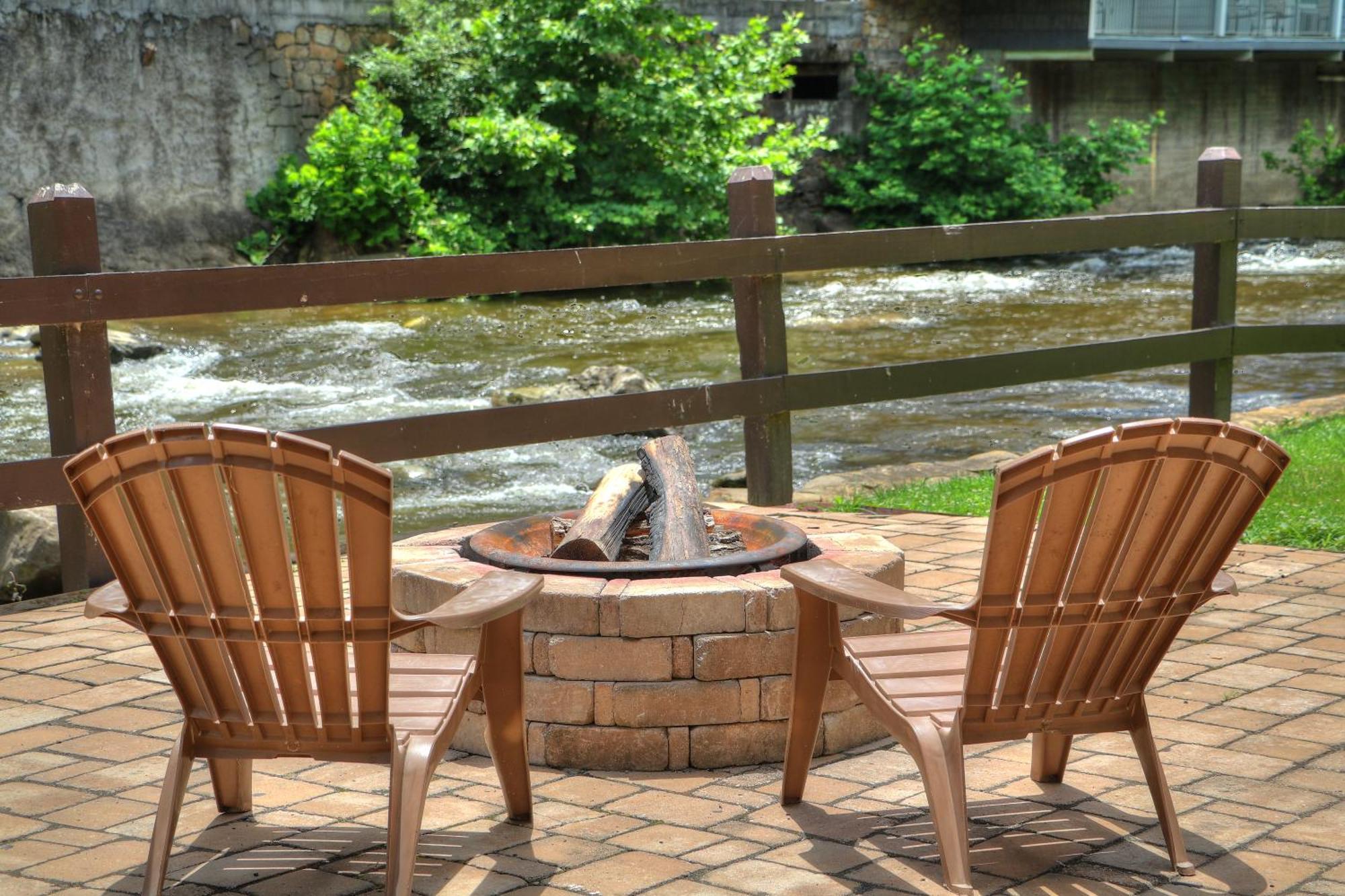 Gatlinburg River Inn Exteriör bild